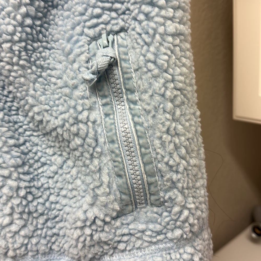 Old Navy Sherpa Vest - Picture 5 of 6